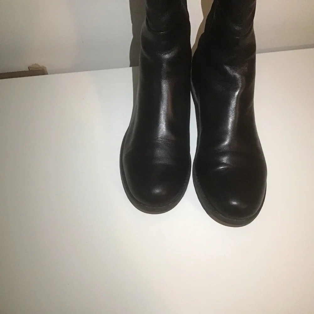 Stuart Weitzman 5050 Black Smooth Nappa Leather OTK Knee Flat Boots 6.5 M‎ EUC